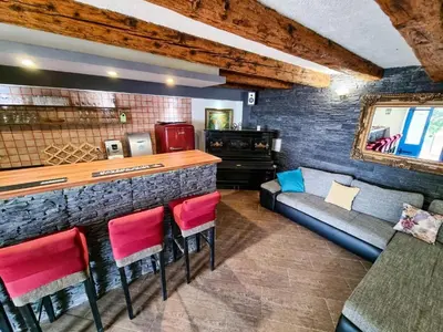 Kuhinja ili čajna kuhinja u objektu Two houses Villa Diana Jesenice with pool, sauna, playground