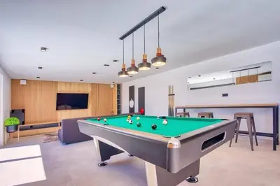 Stol za biljar u objektu Villa Magic View Split with pool