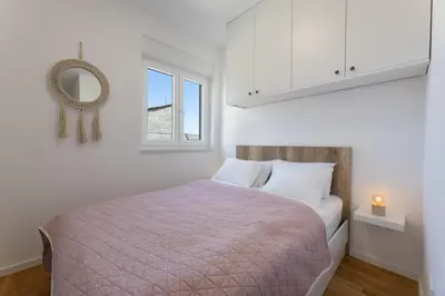 Krevet ili kreveti u jedinici u objektu Luxury Modern Oasis with Private Garden