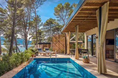 Bazen u objektu PLACES Hvar Villas by Valamar ili u blizini