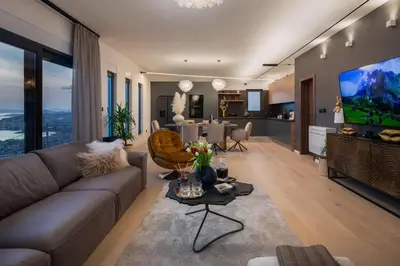 TV i/ili zabavni centar u objektu Luxury Villa Cosmopolitan with Pool