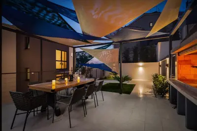 Tlocrt objekta Luxury Villa Cosmopolitan with Pool