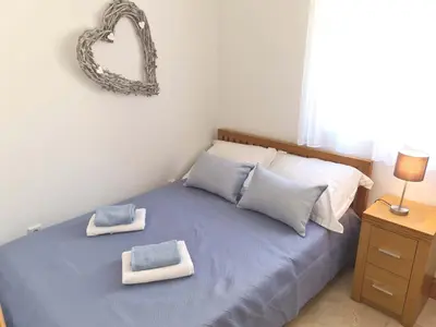 Krevet ili kreveti u jedinici u objektu Swimming pool apartment 400m to beach - Apt Noa
