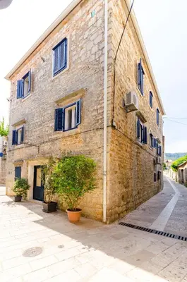 Zgrada u kojoj se nalazi apartman