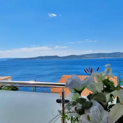 Endless Summer Apartments