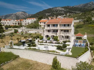 Pogled na planine ili pogled na planine iz apartmana