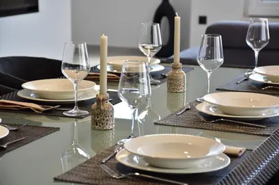 Pića u objektu Spectacular villa X with heated pool overlooking Split and sea