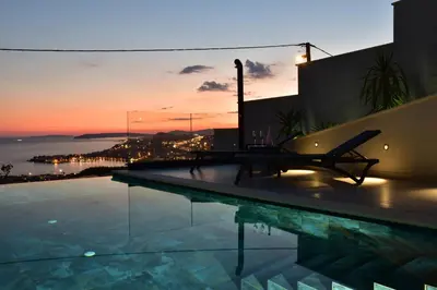 Bazen u objektu Spectacular villa X with heated pool overlooking Split and sea ili u blizini