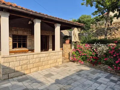 Zgrada u kojoj se nalazi apartman