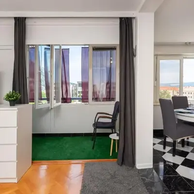 Apollo Apartment