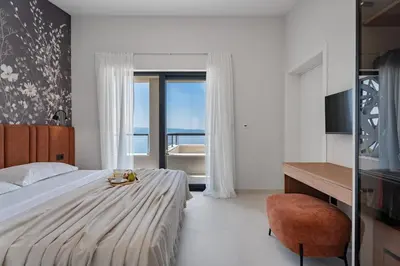 Krevet ili kreveti u jedinici u objektu Villa Apolina 4 en-suite bedrooms, sea views