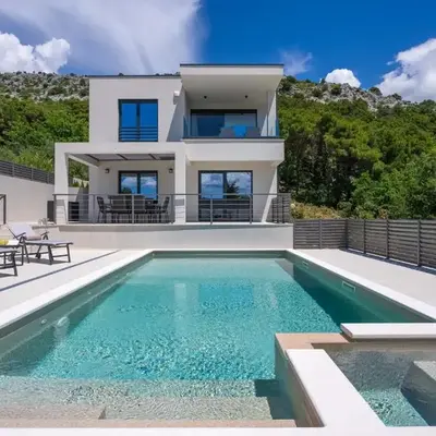 Hillside Villa Paradise with Heated pool