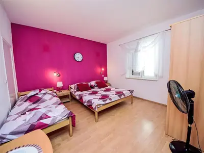 Krevet ili kreveti u jedinici u objektu Apartment Dajak-3 by Interhome