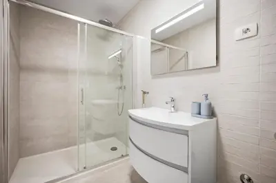 Kupaonica u objektu Stunning seaview retreat with terrace