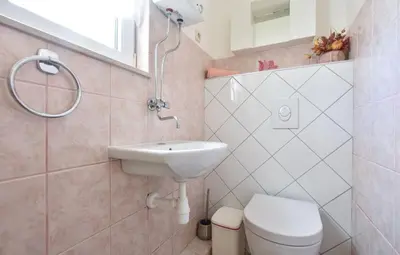 Kupaonica u objektu Holiday home Jelena with private pool
