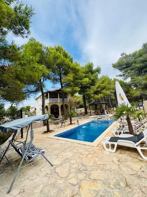 Bazen u objektu Villa Paradisio Ruheoase - Pool - Klima - Küche - Parken ili u blizini
