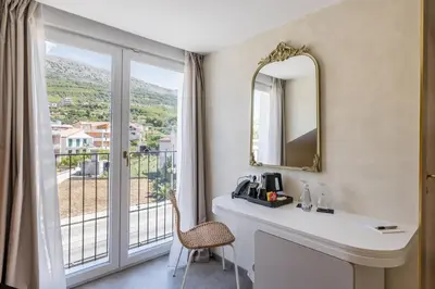 Pogled na planine ili pogled na planine iz hotela