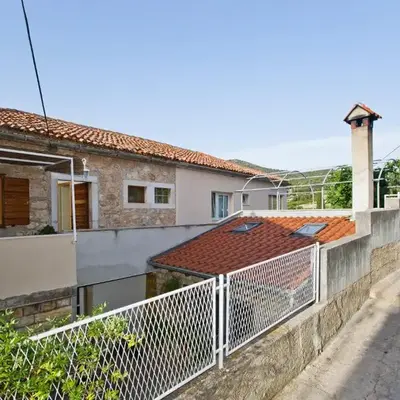 Apartments with parking space Hvar - 23410