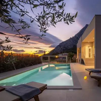 Summer House Lea - Villa with heated pool and sea view