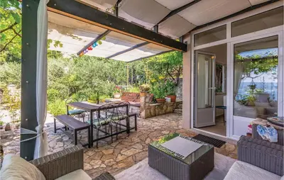Vrt u objektu Holiday Home Mimice 21 With Outdoor Swimmingpool