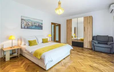 Krevet ili kreveti u jedinici u objektu 4 Bedroom Stunning Home In Kucice