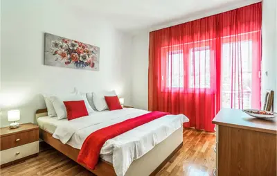 Krevet ili kreveti u jedinici u objektu 4 Bedroom Stunning Home In Kucice