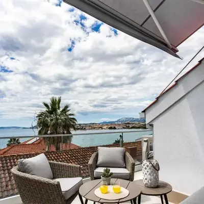 Sea view APARTMENT PEPE