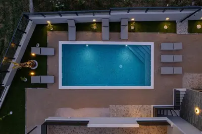 Bazen u objektu Luxury Villa David's - two heated pool ili u blizini