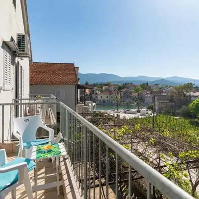 Awesome Apartment In Vrboska With Wifi