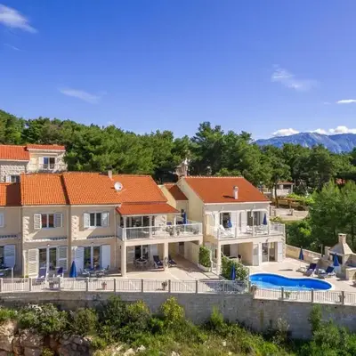 Stunning Home In Sumartin With Wifi