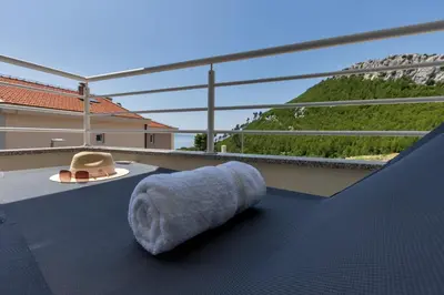 Balkon ili terasa u objektu Luxurious And Bright Apartment With Sea And Mountain View