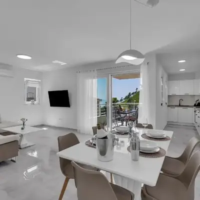 Luxurious And Bright Apartment With Sea And Mountain View