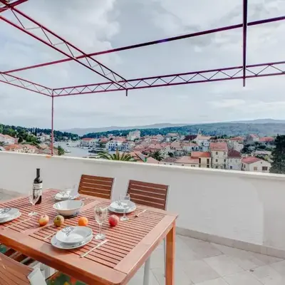 Apartment with beautiful view and big terrace
