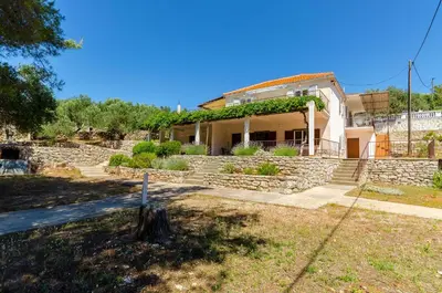 Zgrada u kojoj se nalazi apartman
