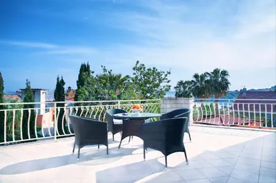 Balkon ili terasa u objektu Villa Vjeka Cozy Family Retreat with Heated Pool, Brač Island