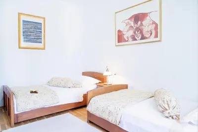 Krevet ili kreveti u jedinici u objektu Villa Vjeka Cozy Family Retreat with Heated Pool, Brač Island