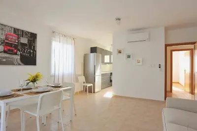 Kuhinja ili čajna kuhinja u objektu Apartments Barbara Sutivan