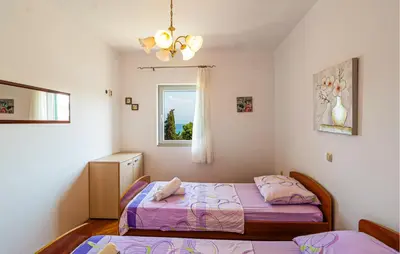 Krevet ili kreveti u jedinici u objektu Beautiful Apartment In Sutivan With Wifi