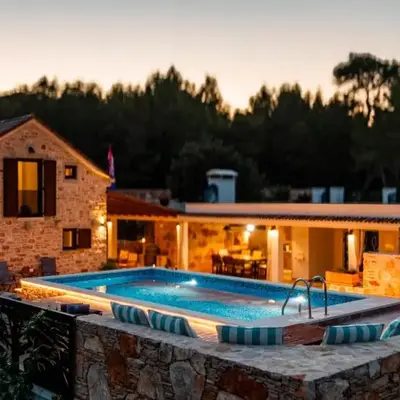 Family friendly house with a swimming pool Basina