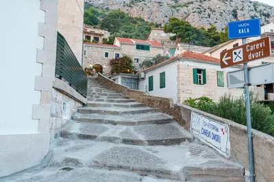 Pogled na planine ili pogled na planine iz vikendica