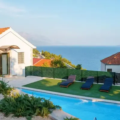 Holiday House Boban with Private Pool and Garage