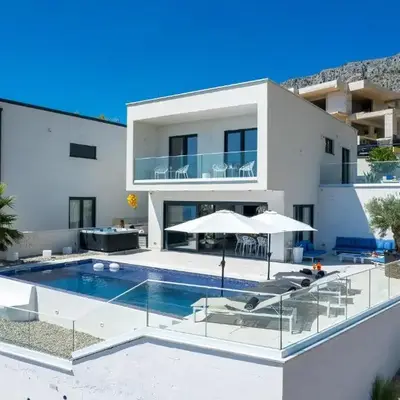 3 Bedroom Lovely Home In Dugi Rat