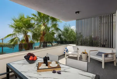 Bazen u objektu Paoma Lux Beach Suites ili u blizini