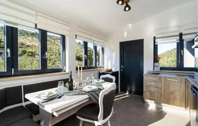Tlocrt objekta 1 Bedroom Beautiful Home In Dol Postira
