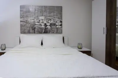 Krevet ili kreveti u jedinici u objektu Apartments Beach Side Brela