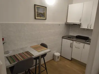 Kuhinja ili čajna kuhinja u objektu Bol Studio Gospojica