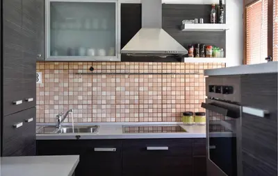Kuhinja ili čajna kuhinja u objektu Holiday Home Skrip With Sea View 279