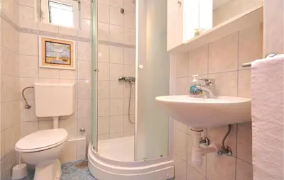 Kupaonica u objektu Apartment Mimice With Sea View 381