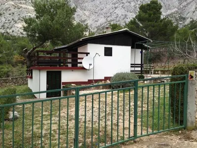 Pogled na planine ili pogled na planine iz vikendica