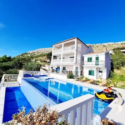 Family-friendly apartments with swimming pool Podstrana - Split - 23526